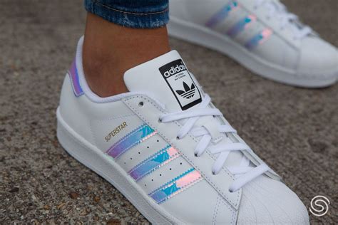 zijn adidas superstar hooligan schoenen|Shop Holographic .